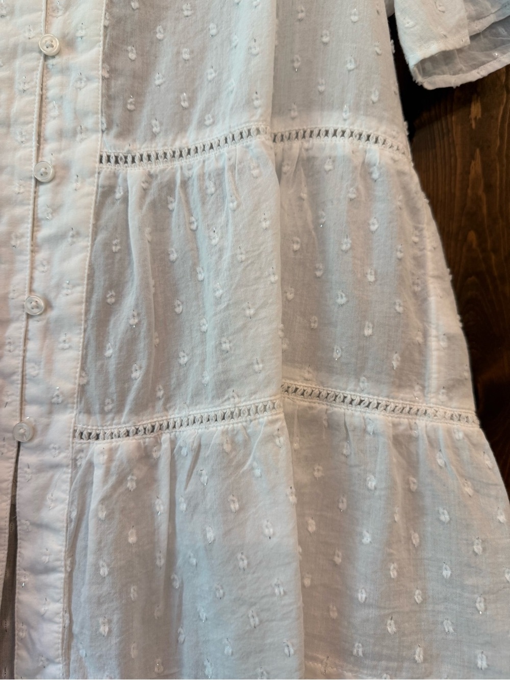 Wonderly top features a clip dot texture, V-neck, and tiered hemline Small NWT - Picture 8 of 13